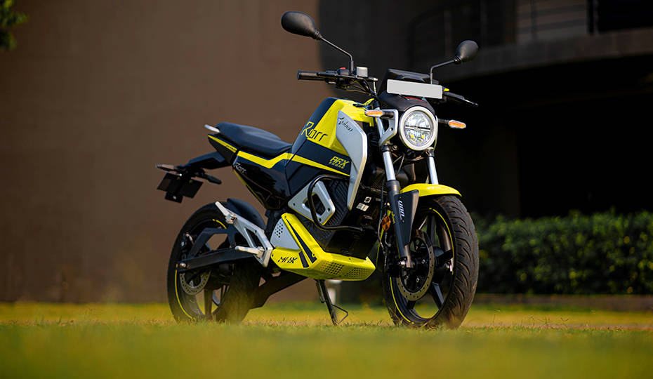 Oben Rorr EZ to Challenge OLA Roadster with Stunning Sporty Looks and an Impressive 175KM Range!